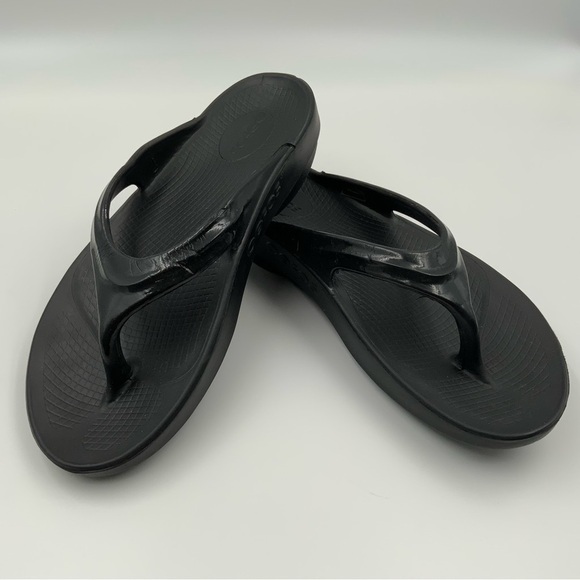 Oofos OOlala Black Women’s Thong Recovery Flip Flops Sandals. US Size W10/41. - Picture 1 of 7